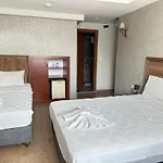 Hotel Real Life