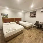 Hotel Real Life