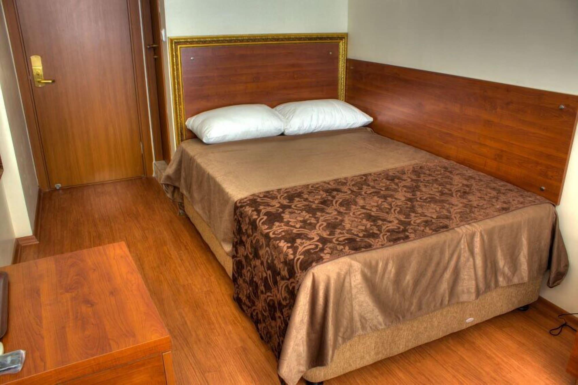 Real Life Otel